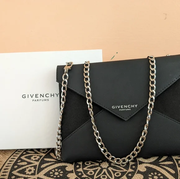 Givinchy pouch - Picture 13 of 13